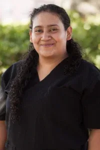 Diana Meda, becada de FUNJOSE en la carrera de Técnico en Farmacéutica y Alimentos