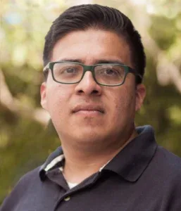 Brian Och, becado de FUNJOSE en la carrera de Médico y Cirujano