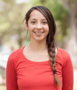 Gabriela Hernández, becada de FUNJOSE en la carrera de Licenciatura en Publicidad y Diseño Gráfico