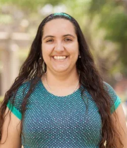 Alma Valdez, becada de FUNJOSE en la carrera de Profesorado en Pedagogía