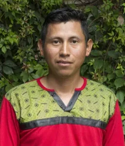 Oscar Francisco Cac Tiul, becado de FUNJOSE en la carrera de Licenciatura en Trabajo Social